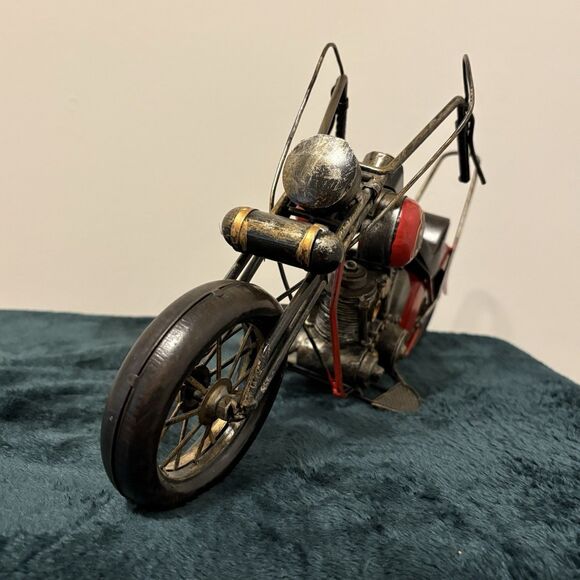 Vintage Retro Style Tin Metal Model Red Chopper Motorcycle Decor - Picture 4 of 14